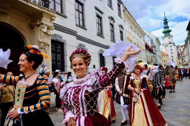 Fotka - korunovačné dni