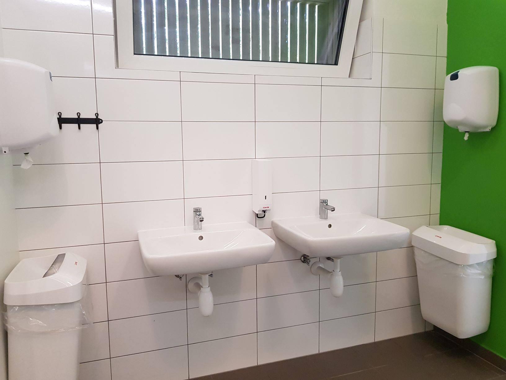 interiér toaliet nachádzajúcich sa na kamzíku v bratislave